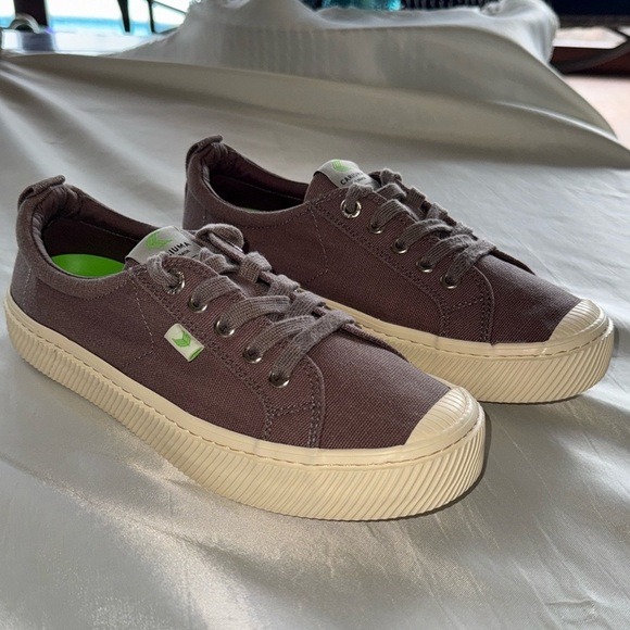 Cariuma OCA Low in Mystic Grey Canvas Sneakers Sz 8 Preppy Streetwear - Picture 14 of 15